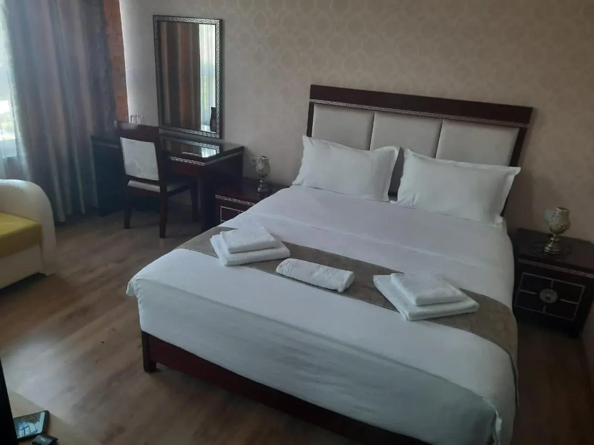 ****  British Hotel Pogradec Albanië